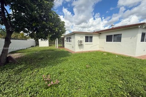 Villa ou maison à vendre à Hialeah, Floride: 3 chambres, 102.66 m2 № 1922325 - photo 14