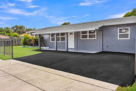 Villa ou maison à Boynton Beach, Floride 4 chambres, 131.74 m2 № 2346277