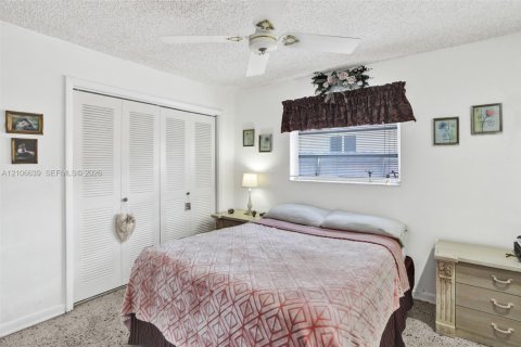 Villa ou maison à vendre à Hialeah, Floride: 4 chambres, 205.87 m2 № 2419419 - photo 5