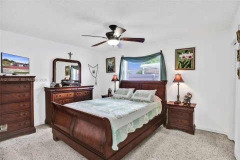 Villa ou maison à vendre à Hialeah, Floride: 4 chambres, 205.87 m2 № 2419419 - photo 8
