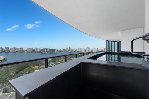 Copropriété à vendre à Sunny Isles Beach, Floride: 3 chambres, 294.59 m2 № 1978391 - photo 1