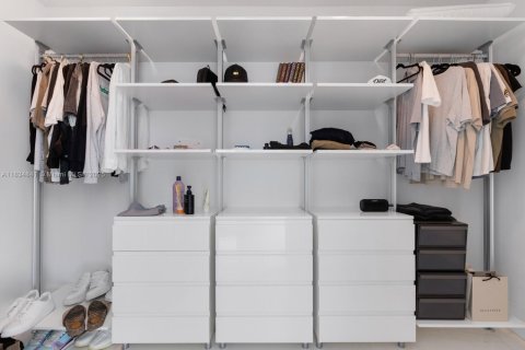 Copropriété à vendre à Sunny Isles Beach, Floride: 3 chambres, 294.59 m2 № 1978391 - photo 23