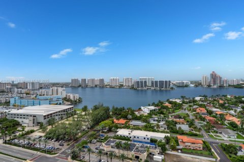 Copropriété à vendre à Sunny Isles Beach, Floride: 3 chambres, 294.59 m2 № 1978391 - photo 16