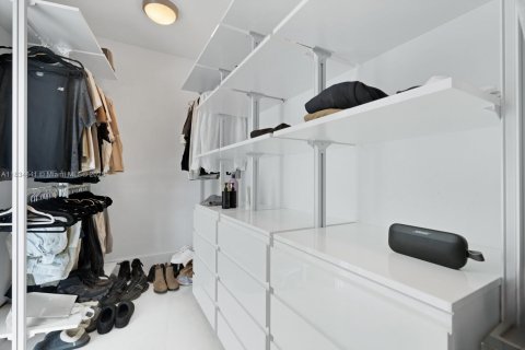 Copropriété à vendre à Sunny Isles Beach, Floride: 3 chambres, 294.59 m2 № 1978391 - photo 24