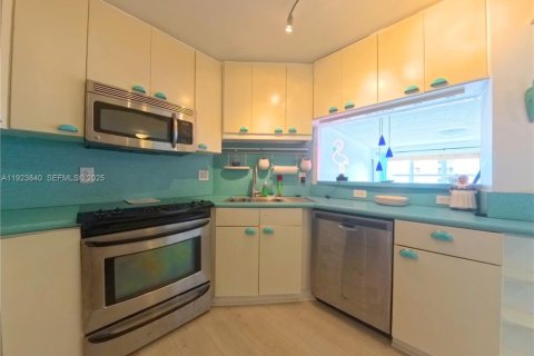 Condominio en venta en Fort Lauderdale, Florida, 1 dormitorio, 78.6 m2 № 1983118 - foto 8