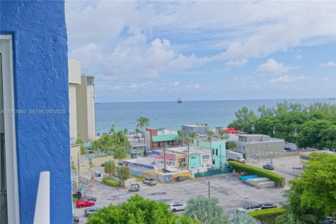 Condominio en venta en Fort Lauderdale, Florida, 1 dormitorio, 78.6 m2 № 1983118 - foto 14