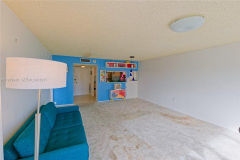 Condominio en venta en Fort Lauderdale, Florida, 1 dormitorio, 78.6 m2 № 1983118 - foto 15