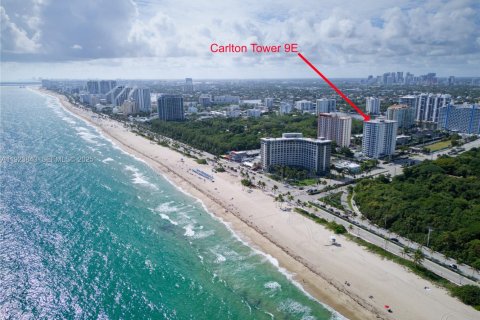 Condominio en venta en Fort Lauderdale, Florida, 1 dormitorio, 78.6 m2 № 1983118 - foto 1