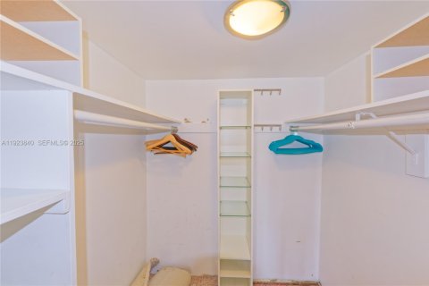 Condominio en venta en Fort Lauderdale, Florida, 1 dormitorio, 78.6 m2 № 1983118 - foto 19