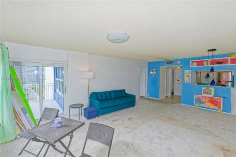 Condominio en venta en Fort Lauderdale, Florida, 1 dormitorio, 78.6 m2 № 1983118 - foto 16