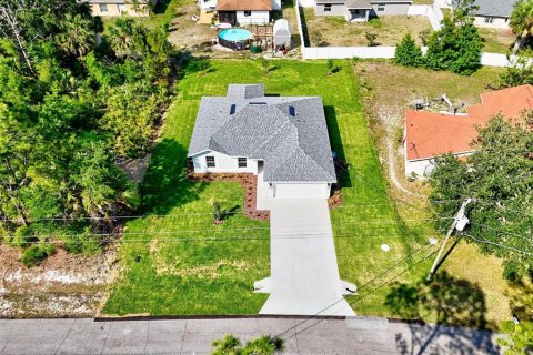 House in Palm Coast, Florida 3 bedrooms, 124.12 sq.m. № 1625400 - photo 9