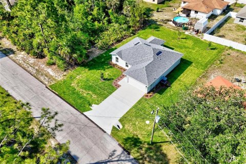 House in Palm Coast, Florida 3 bedrooms, 124.12 sq.m. № 1625400 - photo 8