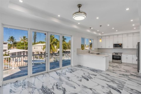 House in Key Largo, Florida 3 bedrooms, 223.06 sq.m. № 1727641 - photo 8