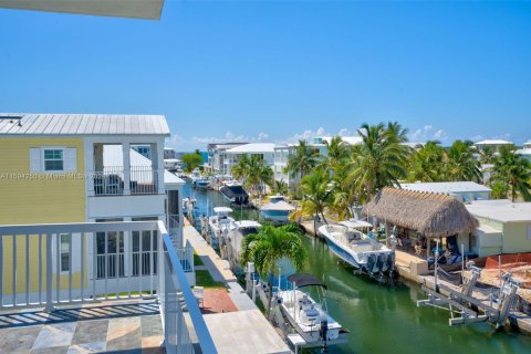 House in Key Largo, Florida 3 bedrooms, 223.06 sq.m. № 1727641 - photo 26