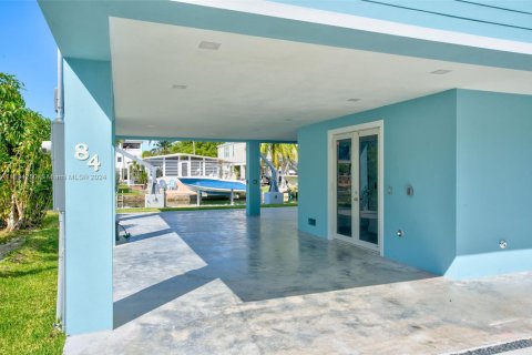 House in Key Largo, Florida 3 bedrooms, 223.06 sq.m. № 1727641 - photo 4