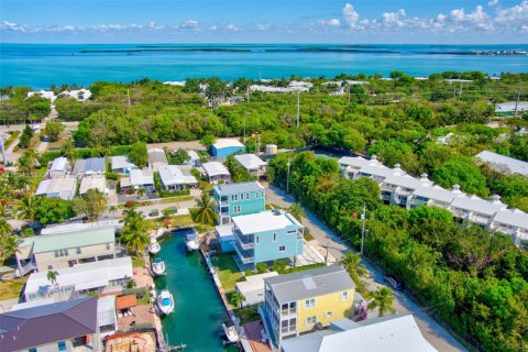 House in Key Largo, Florida 3 bedrooms, 223.06 sq.m. № 1727641 - photo 13