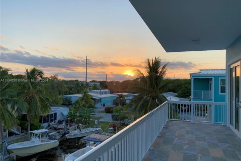 House in Key Largo, Florida 3 bedrooms, 223.06 sq.m. № 1727641 - photo 21