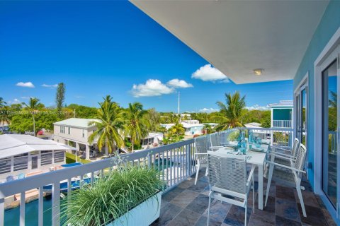 House in Key Largo, Florida 3 bedrooms, 223.06 sq.m. № 1727641 - photo 9