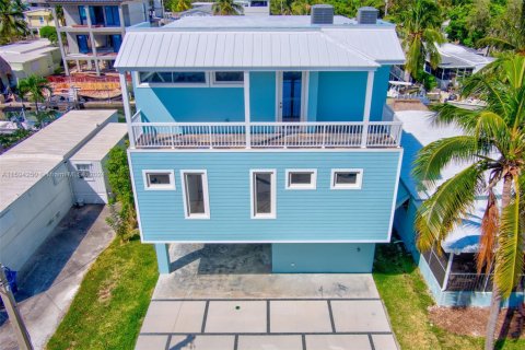 House in Key Largo, Florida 3 bedrooms, 223.06 sq.m. № 1727641 - photo 3