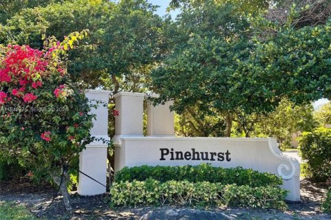 House in Royal Palm Beach, Florida 4 bedrooms, 186.08 sq.m. № 1999625 - photo 13