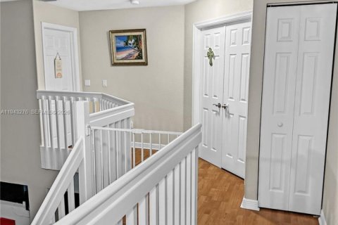 House in Royal Palm Beach, Florida 4 bedrooms, 186.08 sq.m. № 1999625 - photo 28