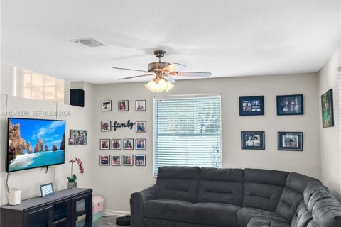 House in Royal Palm Beach, Florida 4 bedrooms, 186.08 sq.m. № 1999625 - photo 16