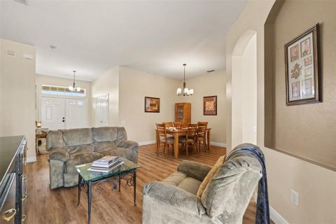 House in Wesley Chapel, Florida 4 bedrooms, 281.68 sq.m. № 2237917 - photo 8