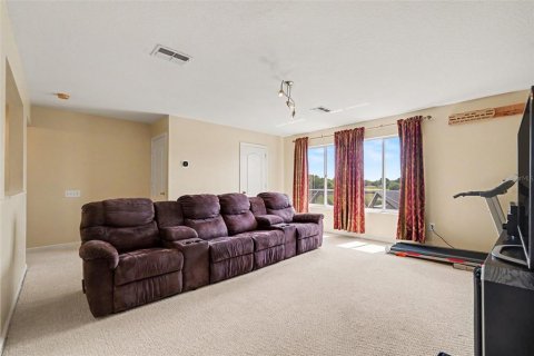 House in Wesley Chapel, Florida 4 bedrooms, 281.68 sq.m. № 2237917 - photo 17