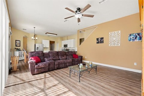 House in Wesley Chapel, Florida 4 bedrooms, 281.68 sq.m. № 2237917 - photo 10