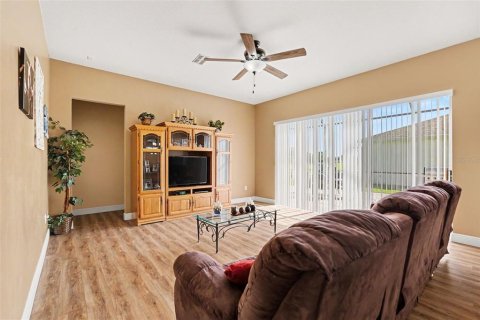 House in Wesley Chapel, Florida 4 bedrooms, 281.68 sq.m. № 2237917 - photo 12