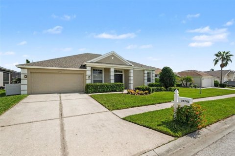 House in Wesley Chapel, Florida 4 bedrooms, 281.68 sq.m. № 2237917 - photo 26
