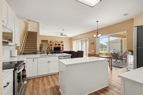 House in Wesley Chapel, Florida 4 bedrooms, 281.68 sq.m. № 2237917 - photo 3