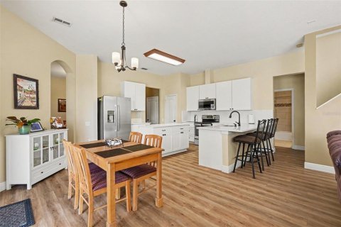House in Wesley Chapel, Florida 4 bedrooms, 281.68 sq.m. № 2237917 - photo 6