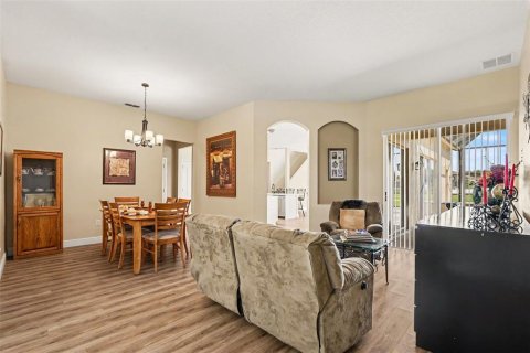 House in Wesley Chapel, Florida 4 bedrooms, 281.68 sq.m. № 2237917 - photo 9