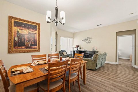 House in Wesley Chapel, Florida 4 bedrooms, 281.68 sq.m. № 2237917 - photo 13