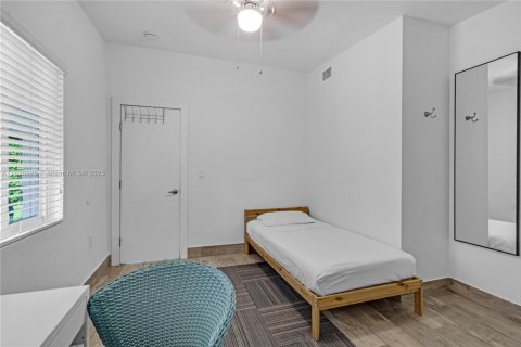 House in Miami, Florida 3 bedrooms, 66.89 sq.m. № 1826043 - photo 23