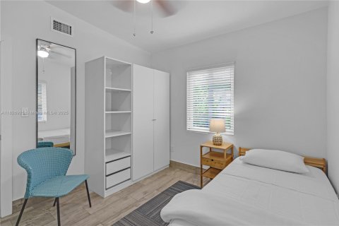 House in Miami, Florida 3 bedrooms, 66.89 sq.m. № 1826043 - photo 9