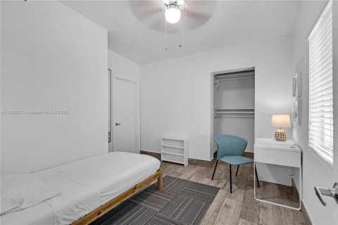 House in Miami, Florida 3 bedrooms, 66.89 sq.m. № 1826043 - photo 21