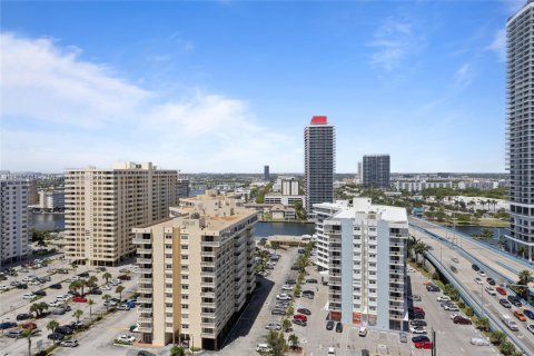 Купить кондоминиум в Халландейл-Бич, Флорида 3 спальни, 145.95м2, № 1752006 - фото 7