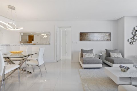 Купить кондоминиум в Халландейл-Бич, Флорида 3 спальни, 145.95м2, № 1752006 - фото 13