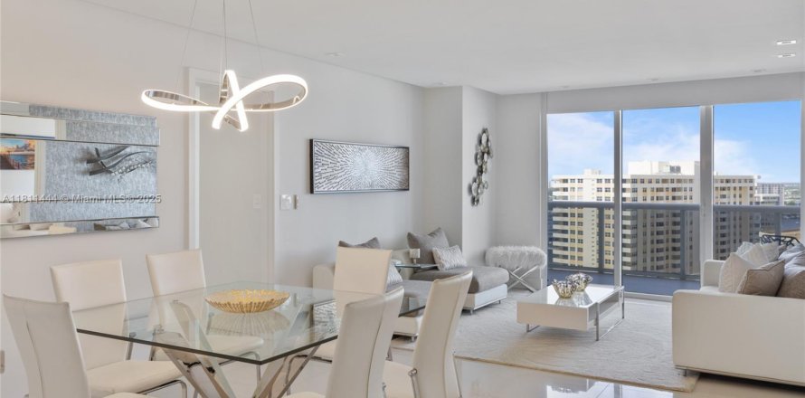 Condo à Hallandale Beach, Floride, 3 chambres № 1752006
