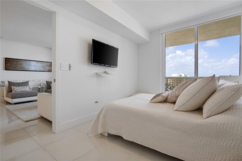 Купить кондоминиум в Халландейл-Бич, Флорида 3 спальни, 145.95м2, № 1752006 - фото 24