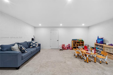 Villa ou maison à vendre à Miami, Floride: 3 chambres, 205.87 m2 № 2400544 - photo 28
