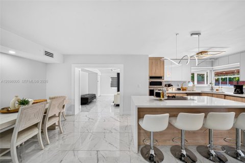 Villa ou maison à vendre à Miami, Floride: 3 chambres, 205.87 m2 № 2400544 - photo 23
