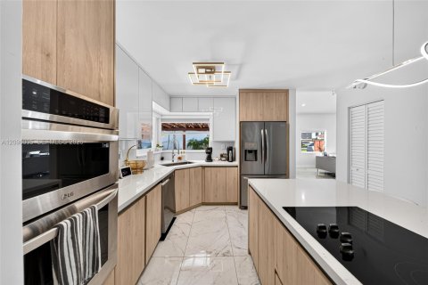 Villa ou maison à vendre à Miami, Floride: 3 chambres, 205.87 m2 № 2400544 - photo 26