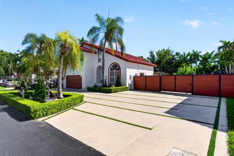 Villa ou maison à vendre à Miami, Floride: 3 chambres, 205.87 m2 № 2400544 - photo 5