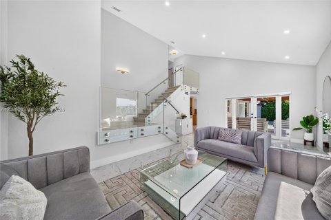 Villa ou maison à vendre à Miami, Floride: 3 chambres, 205.87 m2 № 2400544 - photo 18