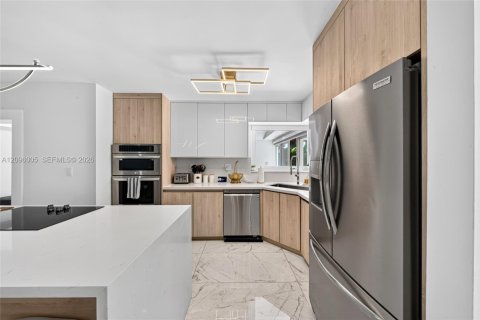 Villa ou maison à vendre à Miami, Floride: 3 chambres, 205.87 m2 № 2400544 - photo 20