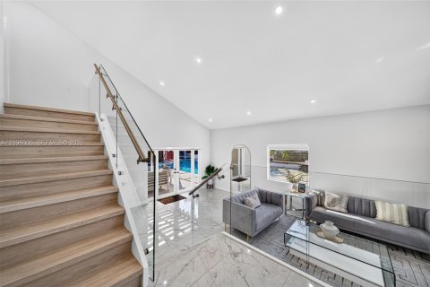 Villa ou maison à vendre à Miami, Floride: 3 chambres, 205.87 m2 № 2400544 - photo 15