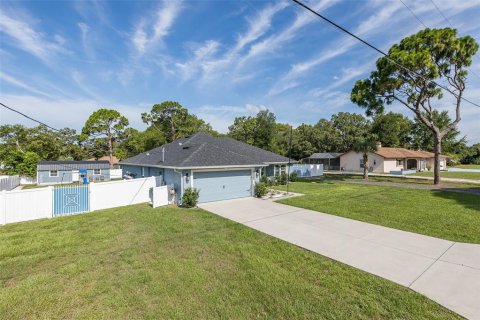 Villa ou maison à vendre à Spring Hill, Floride: 3 chambres, 189.06 m2 № 1808532 - photo 2